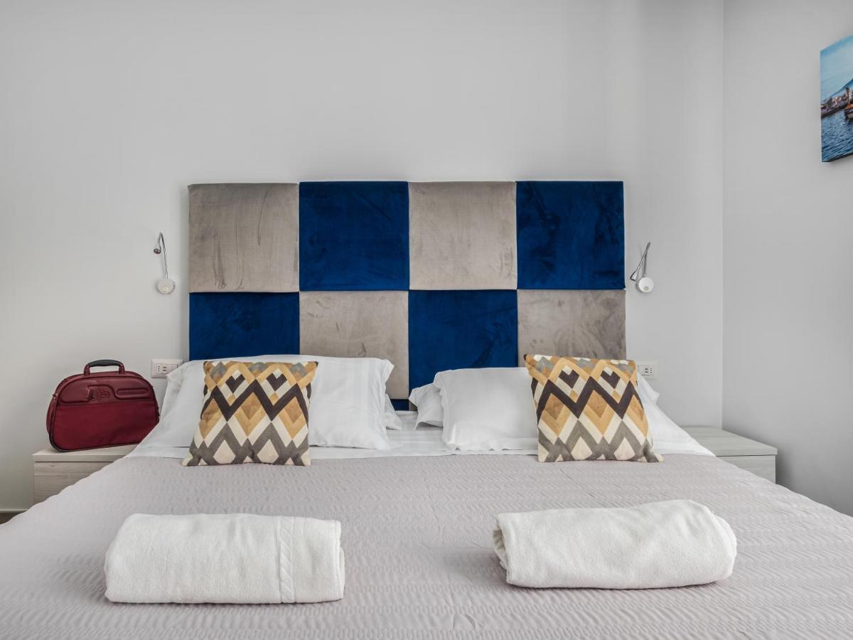 Azzurro Park Apartment