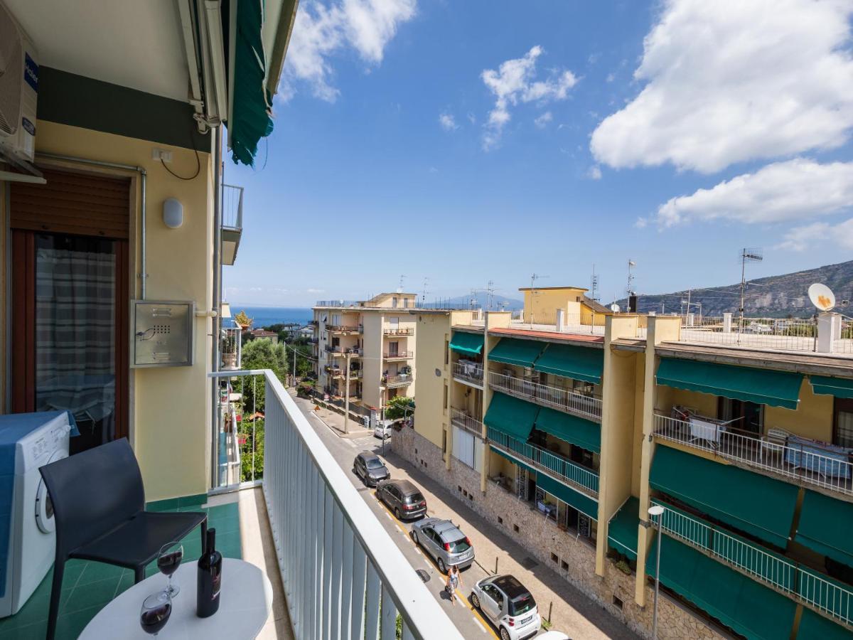 Azzurro Park Apartment *