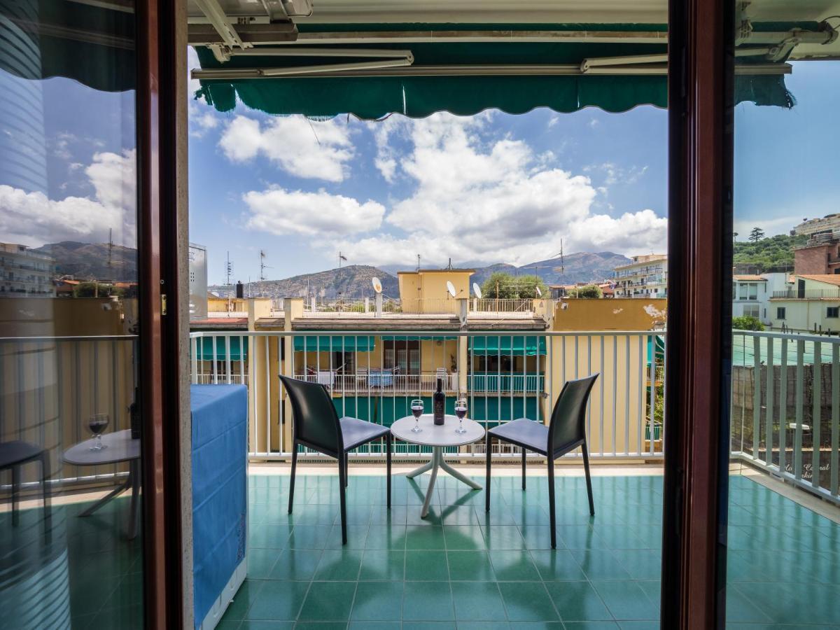 Azzurro Park Apartment